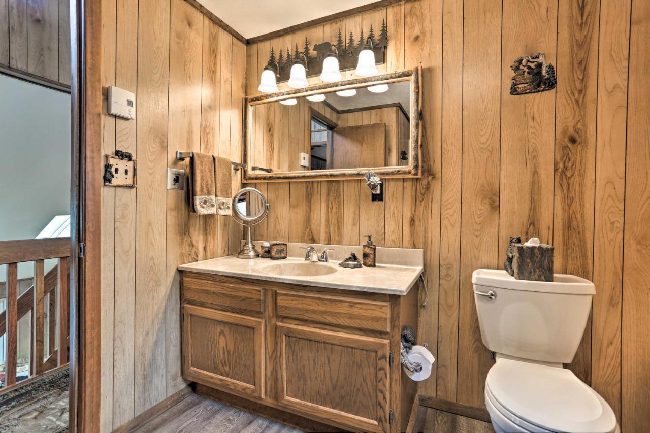 Bear Den Rustic Pocono Lake Home With Game Room! Kültér fotó